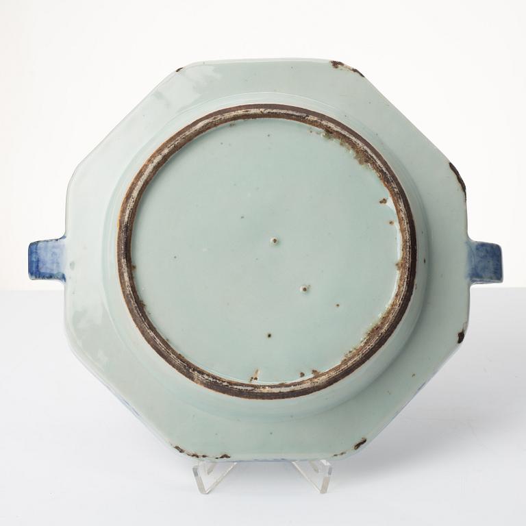 A blue and white hot water dish, Qing dynasty, Qianlong (1736-95).