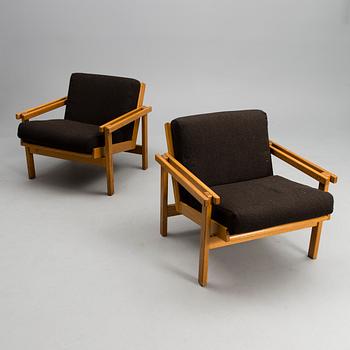 CARL GUSTAF HIORT AF ORNÄS, A PAIR OF ARMCHAIRS.