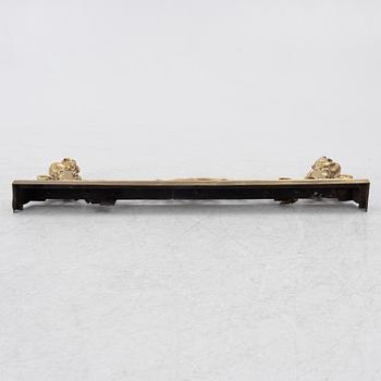 Brasdekoration, mässing, tidigt 1900-tal.