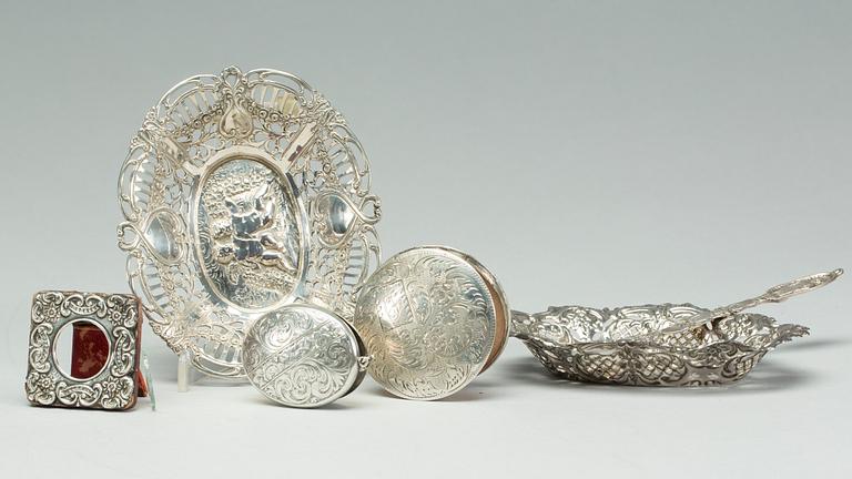 PARTI FÖREMÅL, 6 delar, silver, 1800/1900-tal. Total vikt ca 220 gram.
