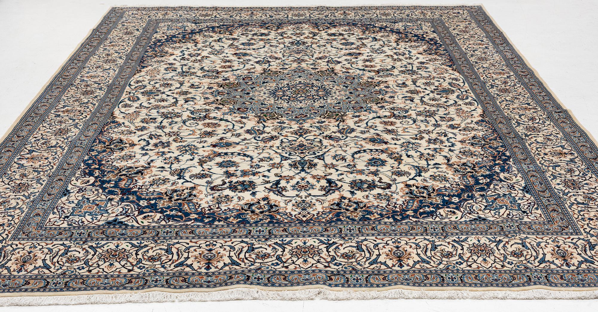 Rug, Nain, approx. 403 x 288 cm.