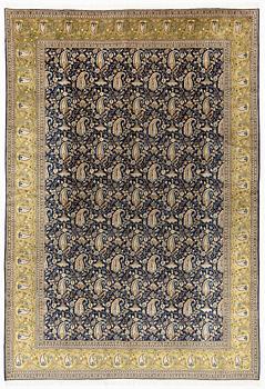 A Qum carpet, ca 494 x 340 cm.