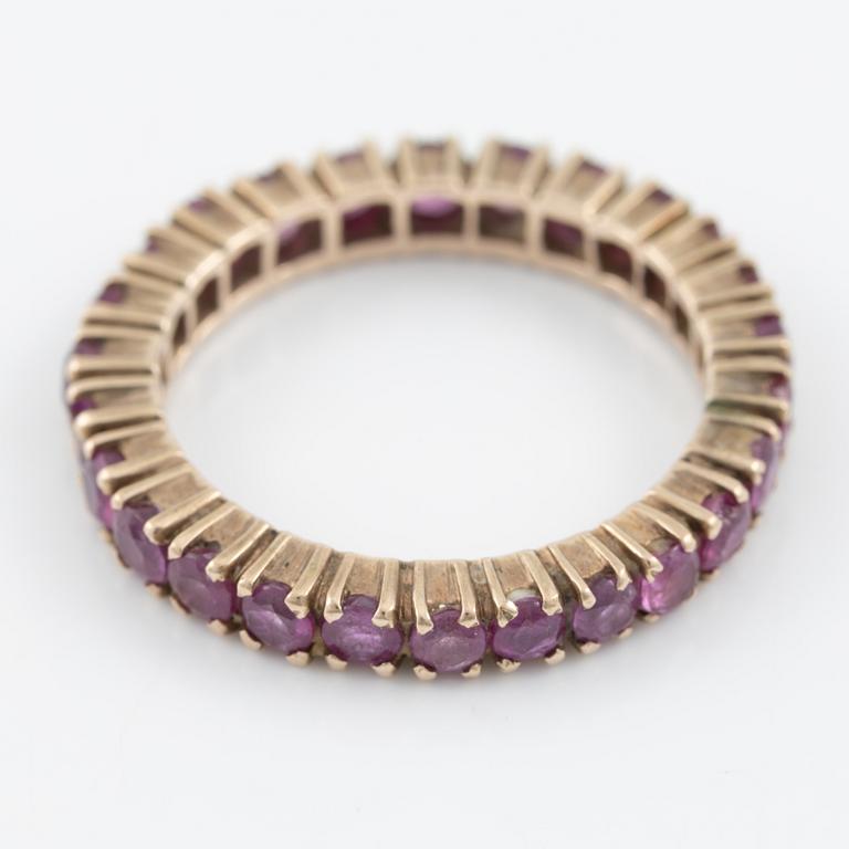 Alliansring 14K guld med rubiner.