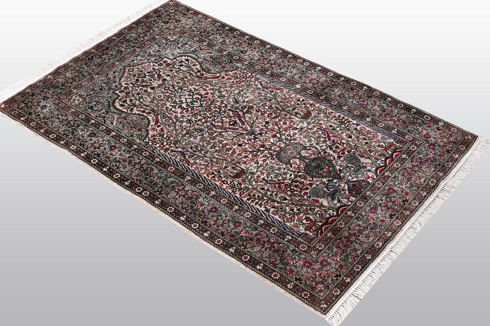 Matto, Qum Silk, ca 124 x 77 cm.