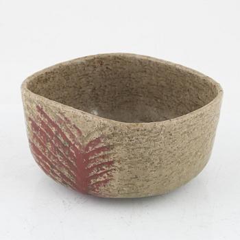 Eva Staehr-Nielsen, a stoneware bowl, Saxbo, Denmark, mid 20th c, model no 233.