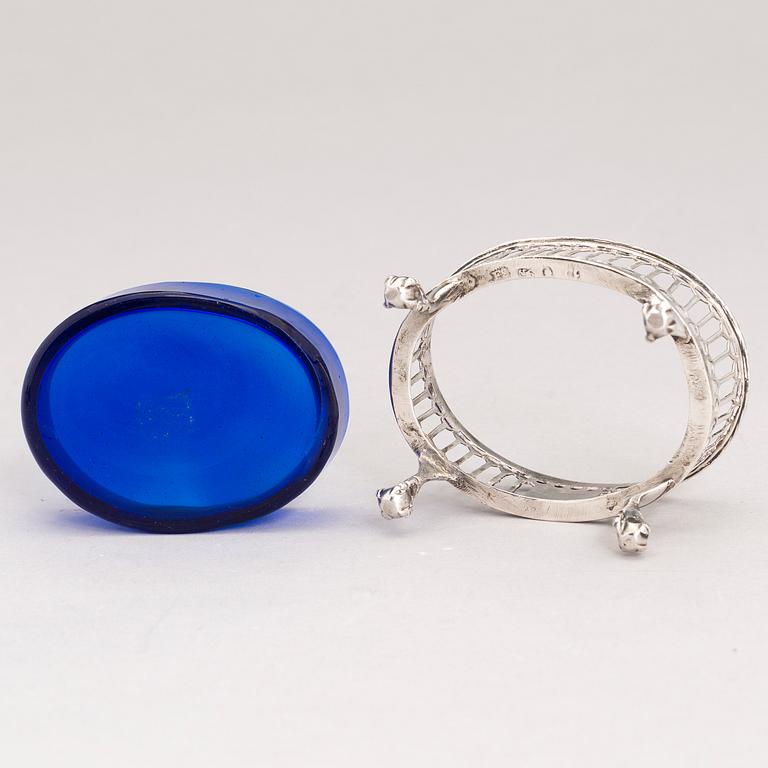 SALTKAR, 3 st, sterling silver, Edward Lowe, 1769 och Francis Stamp, 1780-tal, London.