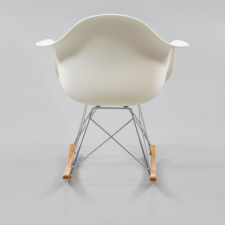 GUNGSTOL, "Rar", Charles & Ray Eames, Vitra, 2000-tal.