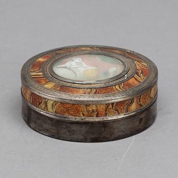 A SNUFF BOX WITH EROTIC SCENE. LATE 18TH CENTURY.