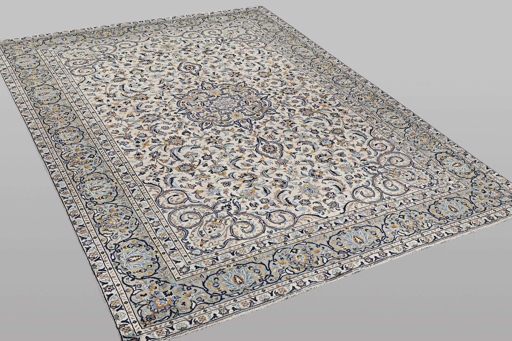 Matta, Kashan, ca 345 x 241 cm.