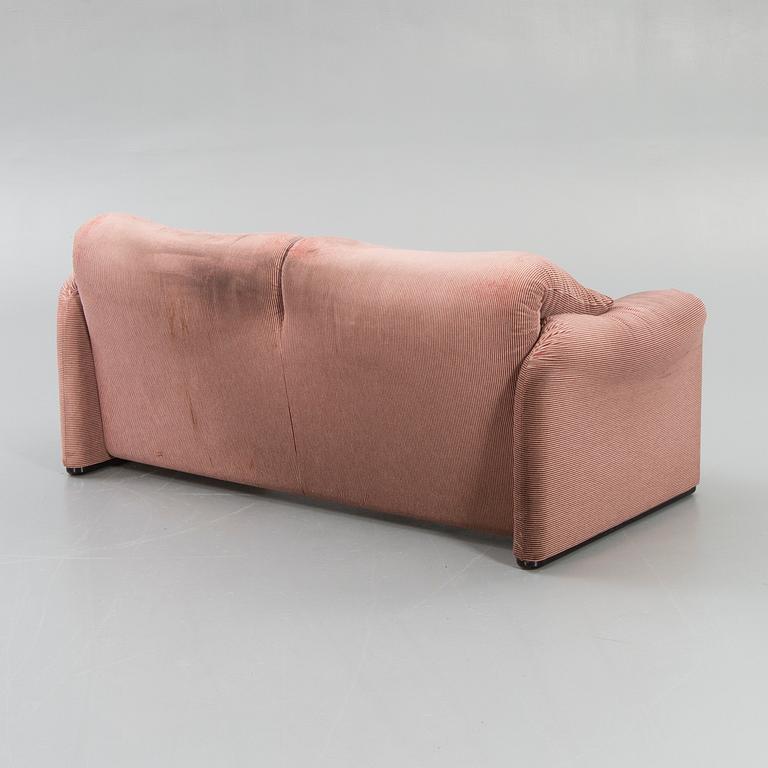 Vico Magistretti, sofa "Maralunga" for Cassina later part of the 20th century.