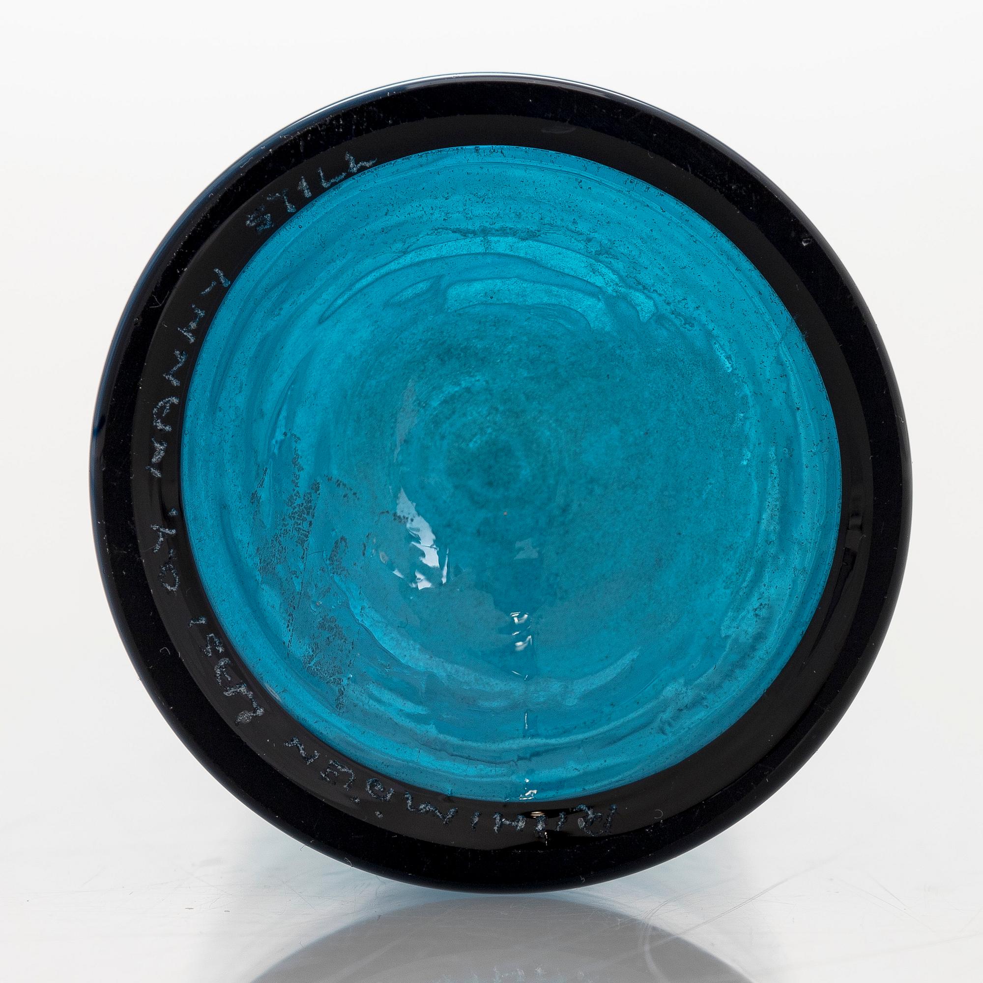 Nanny Still, pullo, malli 1734, signeerattu Nanny Still Riihimäen Lasi O.Y.