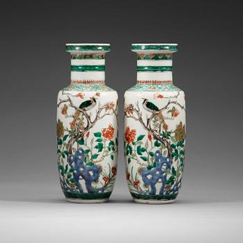 372. A pair of famille verte vases, Qing dynasty, 19th Century.