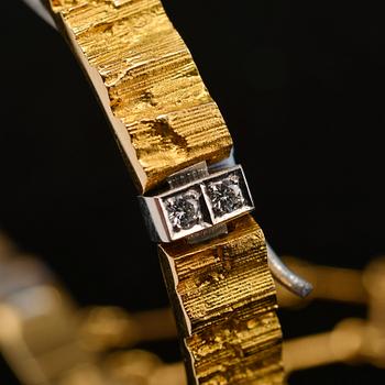 Björn Weckström, A BRACELET, gold 18K, brilliant cut diamonds 0,48 ct, "Silvia", Lapponia 1987. Weight 30,7 g.