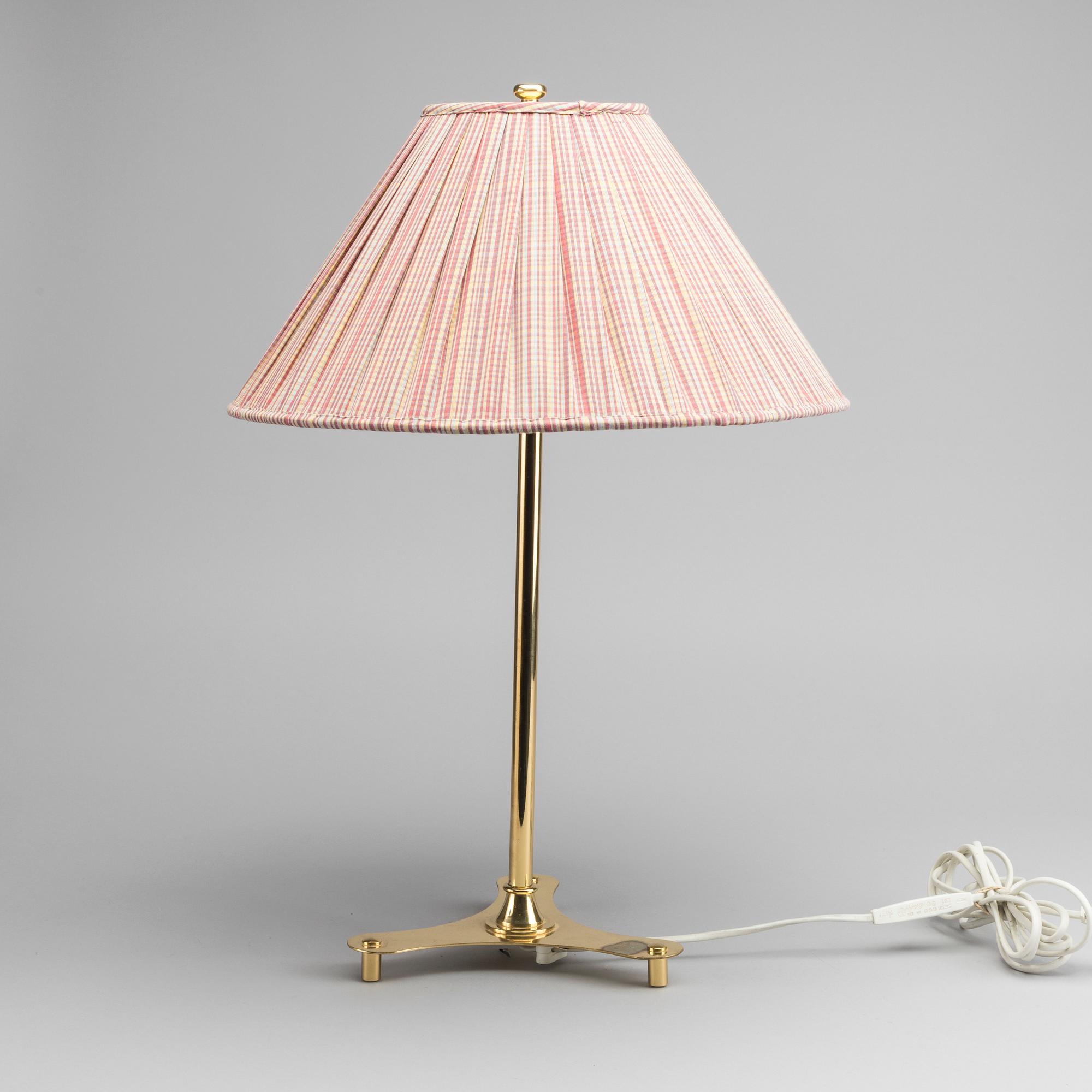 JOSEF FRANK, bordslampa, modell 2467/2, för Firma Svenskt Tenn 1900-talets andra hälft.
