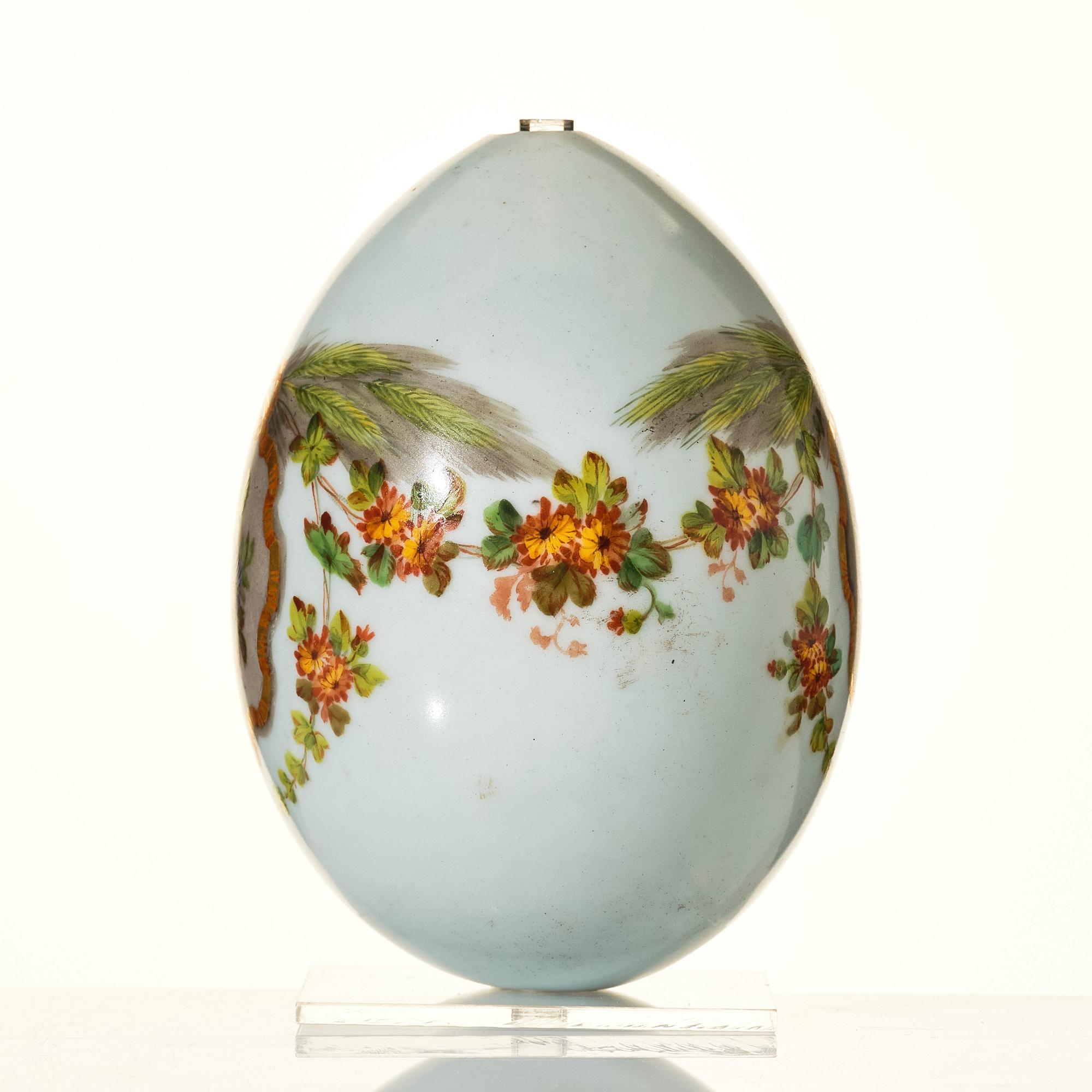 A Russian porcelain Easter Egg, 19th Century, presumably Imperial porcelain manufactroy, St Petersburg.
