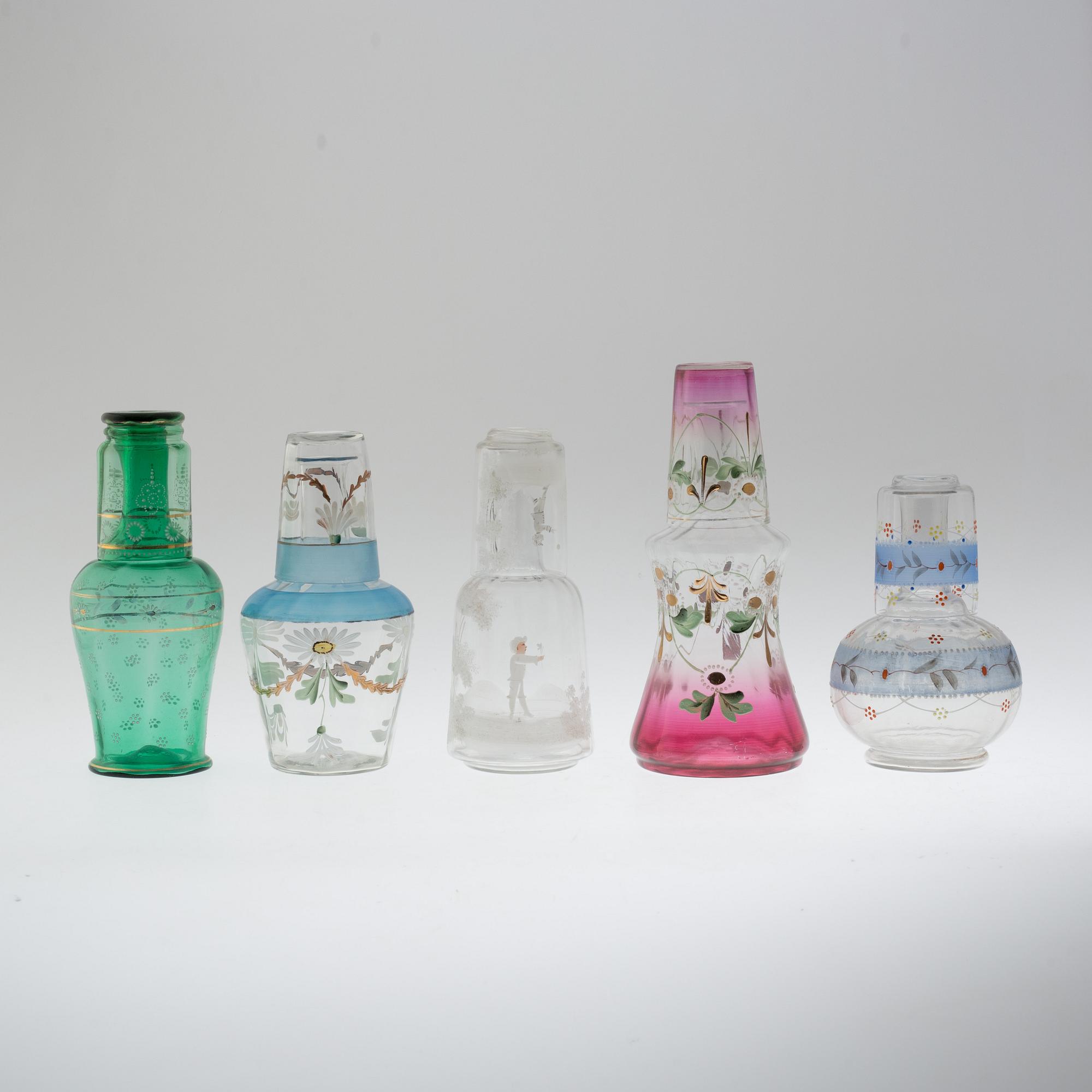 VATTENKARAFFER MED GLAS, 5 st, glas, omkring år 1900.