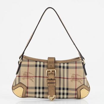 Burberry, väska, solskärm samt keps.