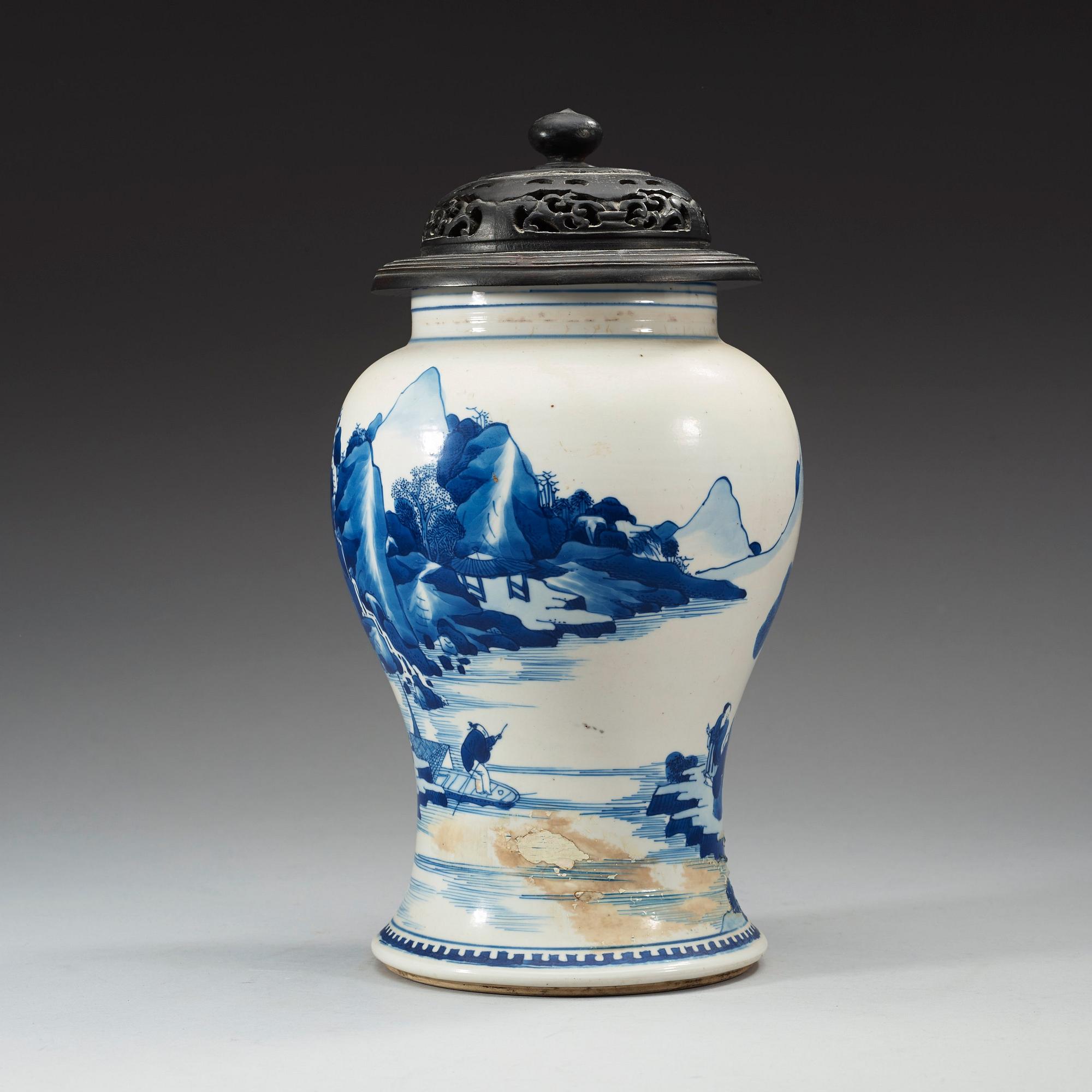 A blue and white jar, Qing dynasty, Kangxi (1662-1722).