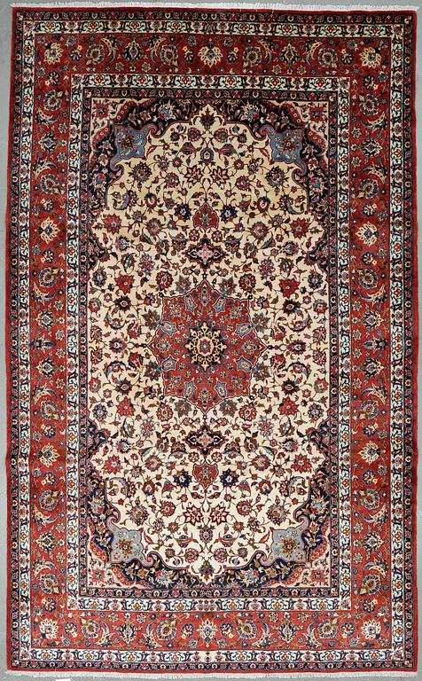 MATTA, old, Isfahan/Nadjafabad. Ca 393 x 241 cm.