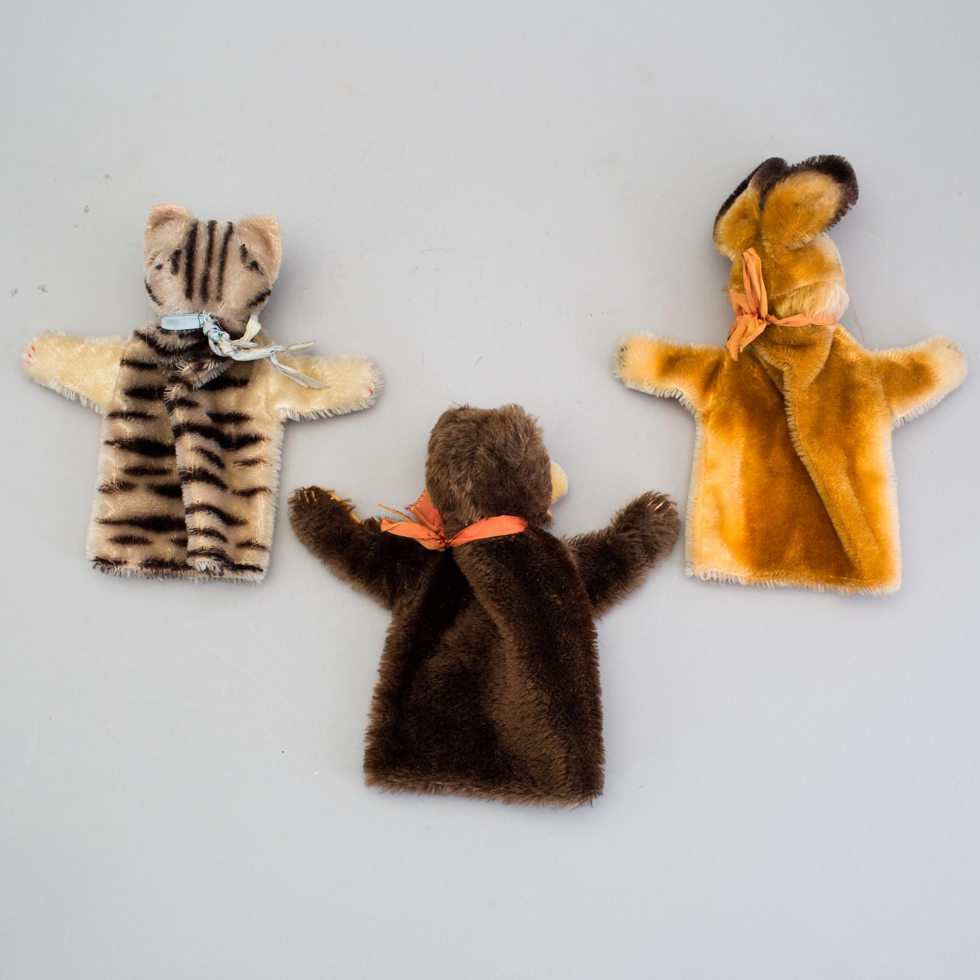 A lot of three Steiff hand puppets, Germany, 1950s.