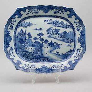 STEKFAT, porslin, Kina, Qianlong 1736-1795.