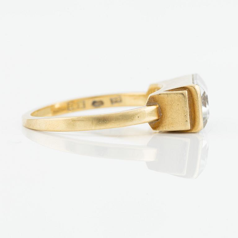 Wiwen Nilsson, a ring, 18K gold with rock crystal, Lund 1941.