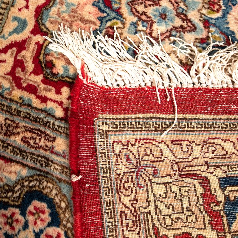 Carpet Kirman semi-antique approx. 380x275 cm.