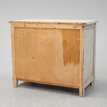 Byrå, målad. Gustaviansk stil
1900-talets mitt.