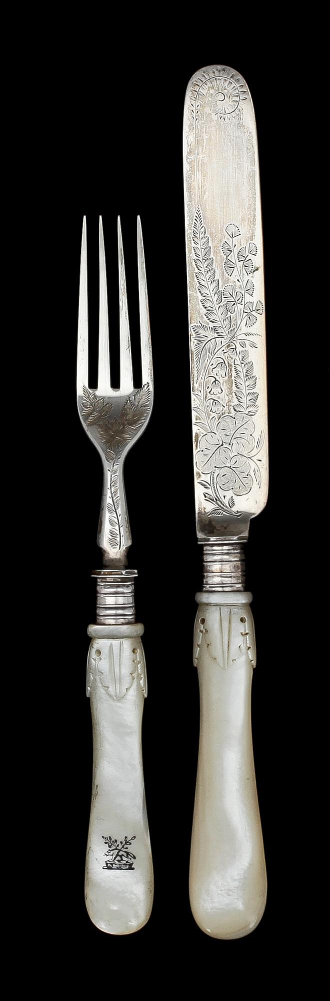 FRUKTBESTICK, 24 st, silver och pärlemor, Elkington & Co, Birmingham, England, 1891.