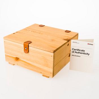 OIVA TOIKKA, a 'Liplatus' glass sculptur signed Oiva Toikka Iittala 2010 25/30.