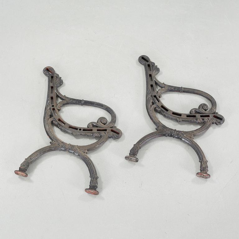 A pair of garden bench gables in cast iron, by Näfveqvarns Bruk, 20th century.