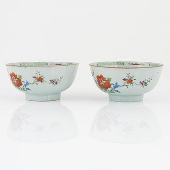 A pair of Chinese porcelain famille rose bowls, Qianlong (1736-95), Qing dynasty.