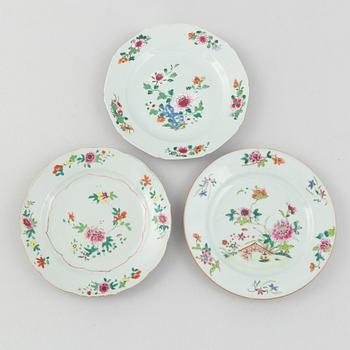 A set of seven Chinese export porcelain plats, Qing Dynasty, Qianlong (1736-95).