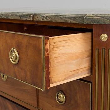 A late Gustavian late 18th century mahogany veneered chest of drawers.