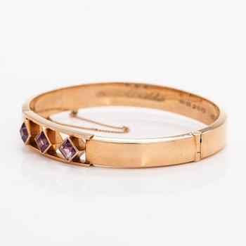 Bracelet, faceted amethysts, 14K gold. Westerback 1965.