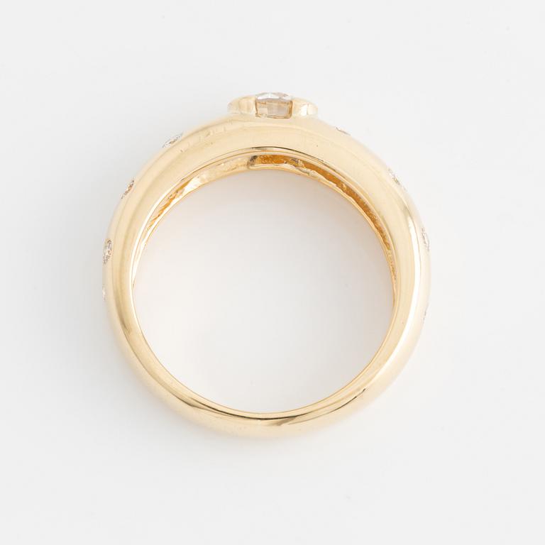 Ring in 18K gold with brilliant-cut diamonds.