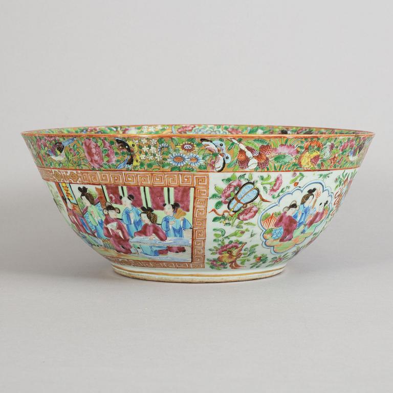 A famille rose Canton punch bowl, Qing dynasty, 19th Century.