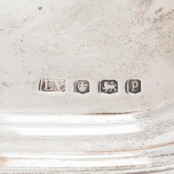 Visitkortsbrickor, 2 st, sterling silver, Viner's Ltd, Sheffield 1932 och 1940.