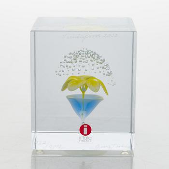 Oiva Toikka, vuosikuutio 2000, signeerattu Oiva Toikka Nuutajärvi 2000, 922/2000.