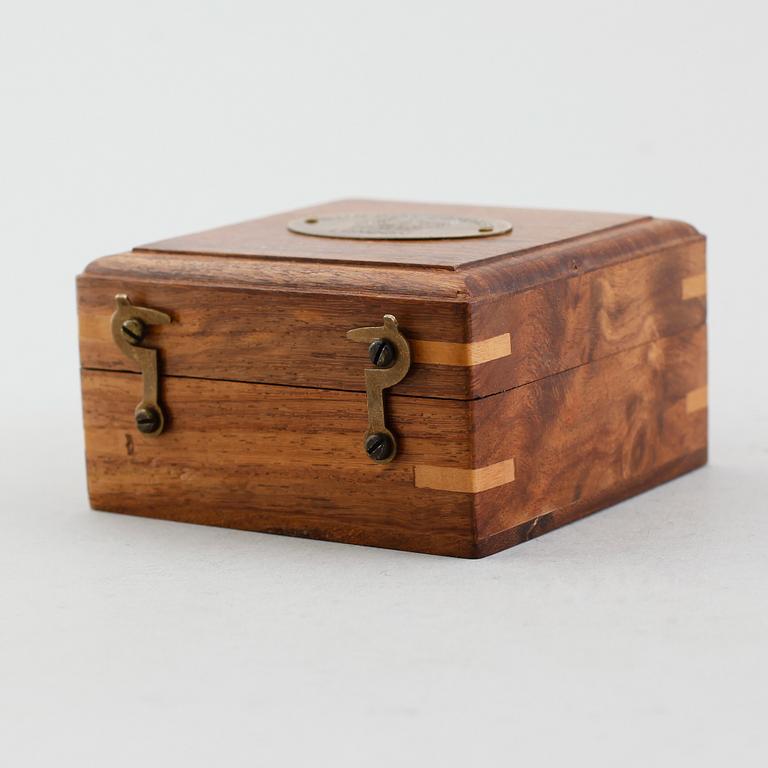 KOMPASS/SOLUR, mässing, 1900-talets andra hälft.