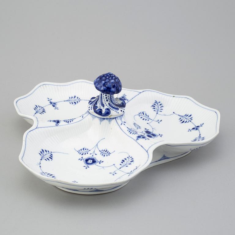 A porcelain plate, 'Musselmalet, Royal Copenhagen, Denmark, second half of the 20th century.
