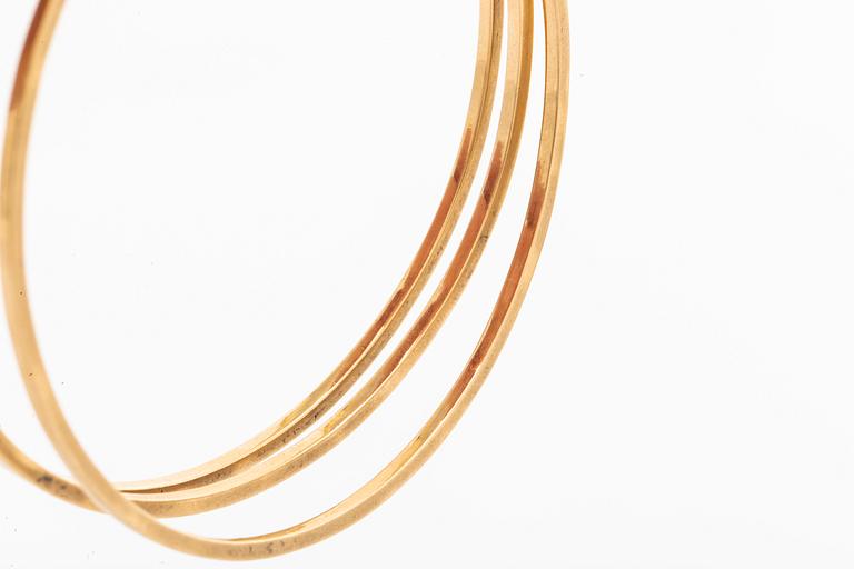 BANGLES, 3 identical, 18K gold,  inner circumference approx 19 cm, no opening mechanism.