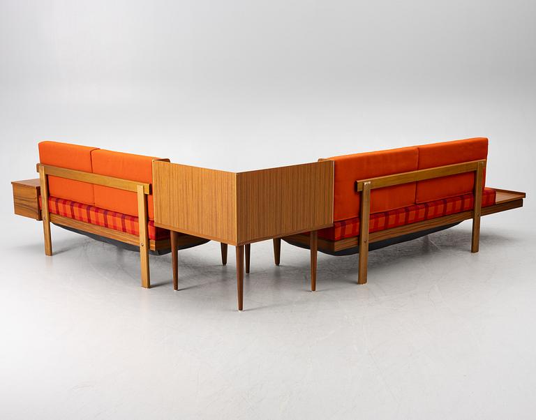 Haldor Vik & Ingmar Relling, a 'Svane' daybed/modul sofa, Ekornes Fabrikker A/S, Norway, around 1970.
