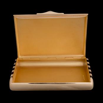 CIGARETTE CASE, 18K gold, Heikki Kaksonen, Helsinki 1941, weight 216 g.