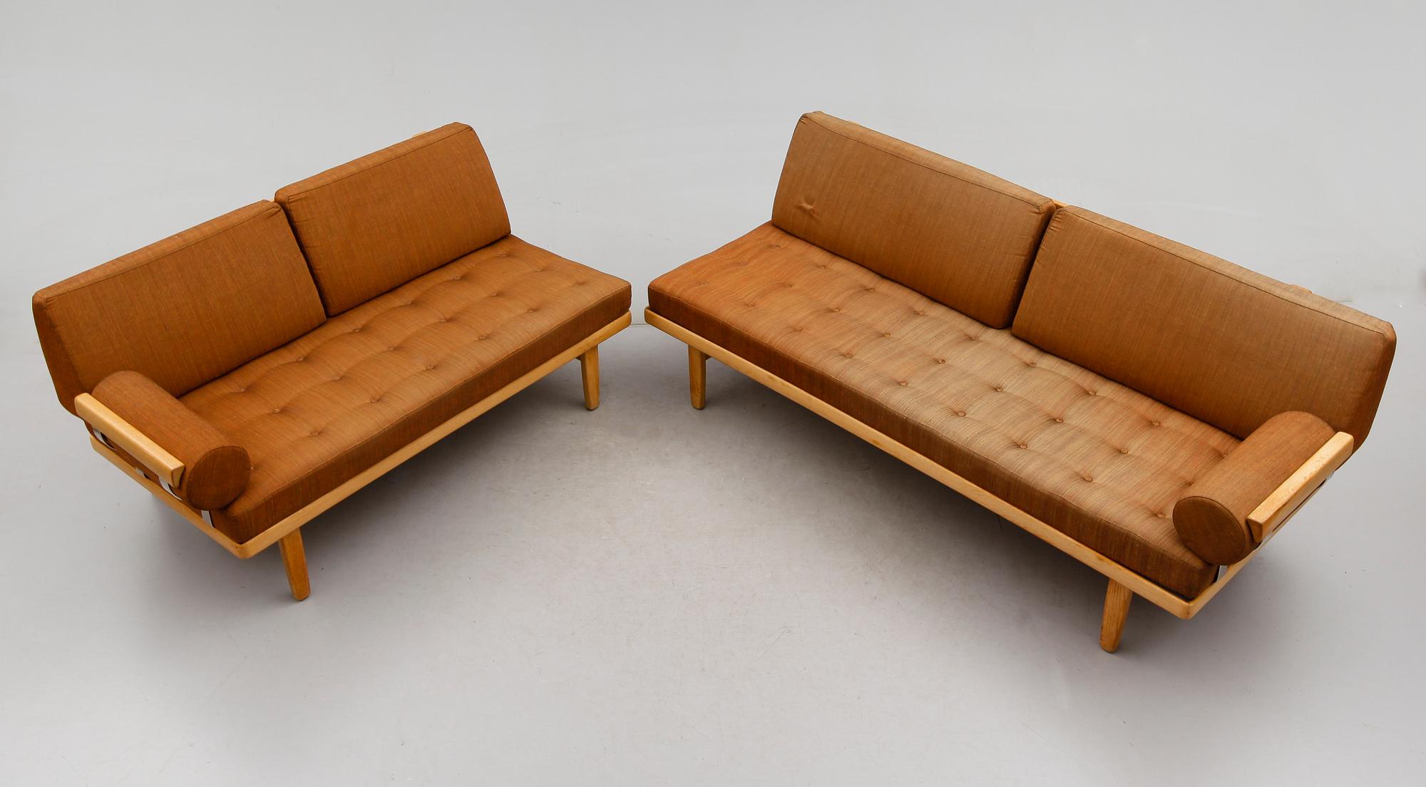 DAGBÄDDAR/SOFFOR, 2 st, "Kock", tillskrivna Yngve Ekström, 1960-tal.