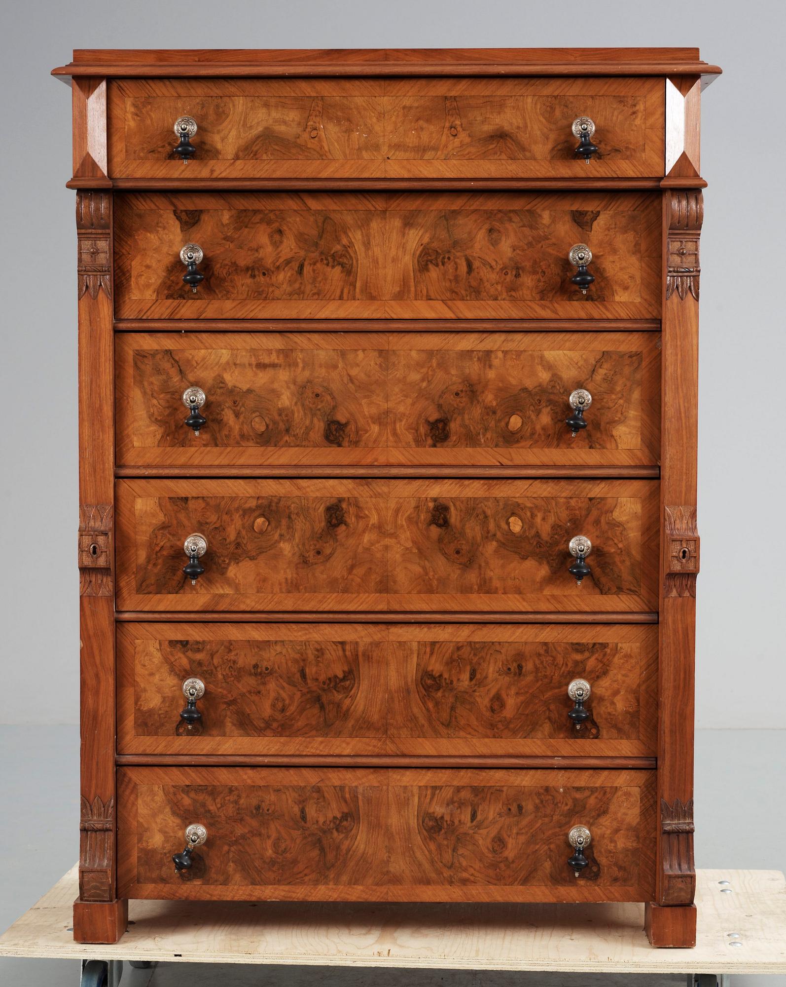 BYRÅ, nyrenässans, 1800-talets slut.