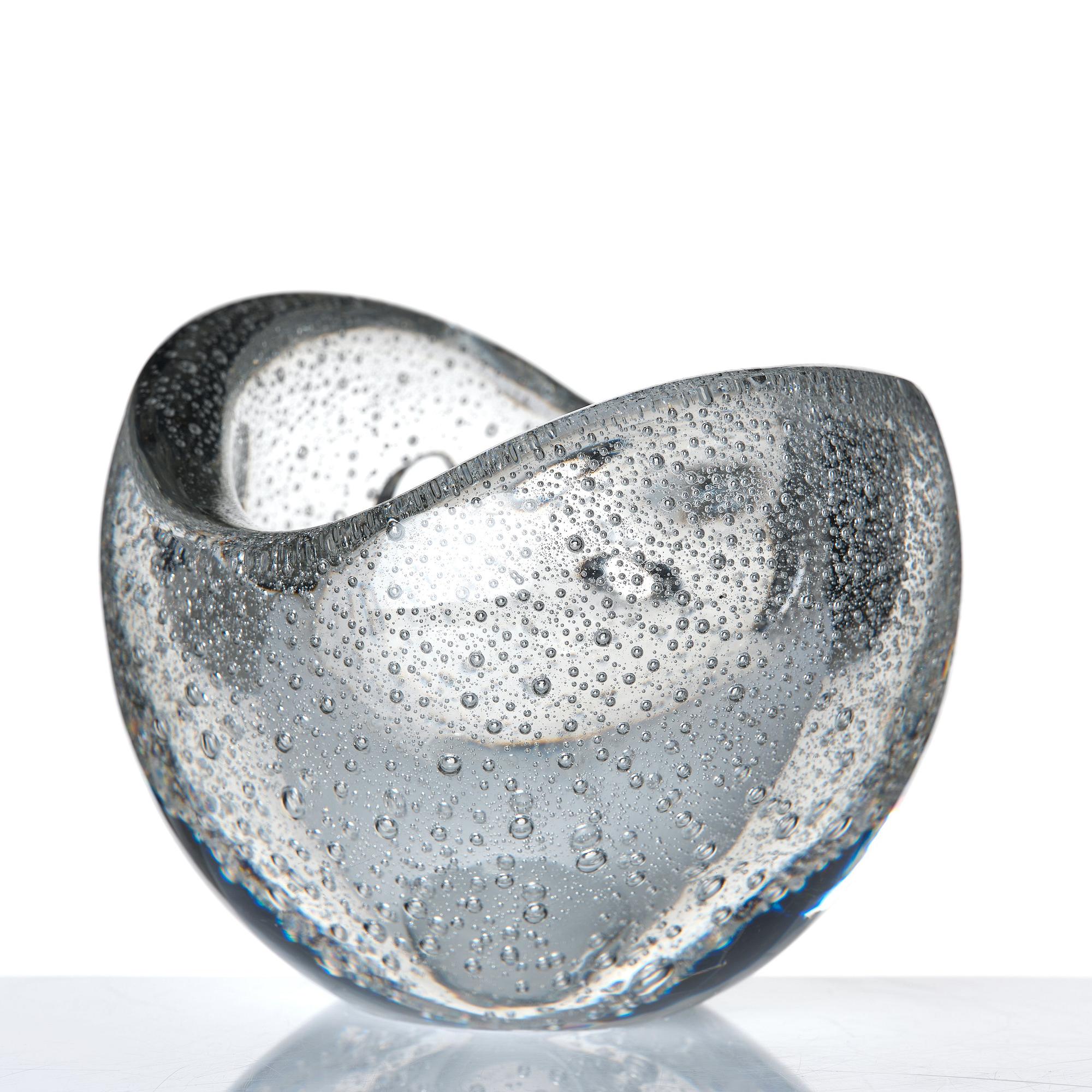 Timo Sarpaneva, "Hiidelhelmi" (Devil’s pearl), skål, Iittala, Finland 1956.