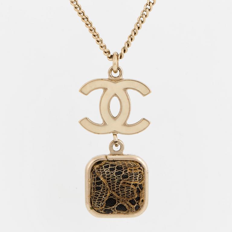 CHANEL, a 2006 necklace.