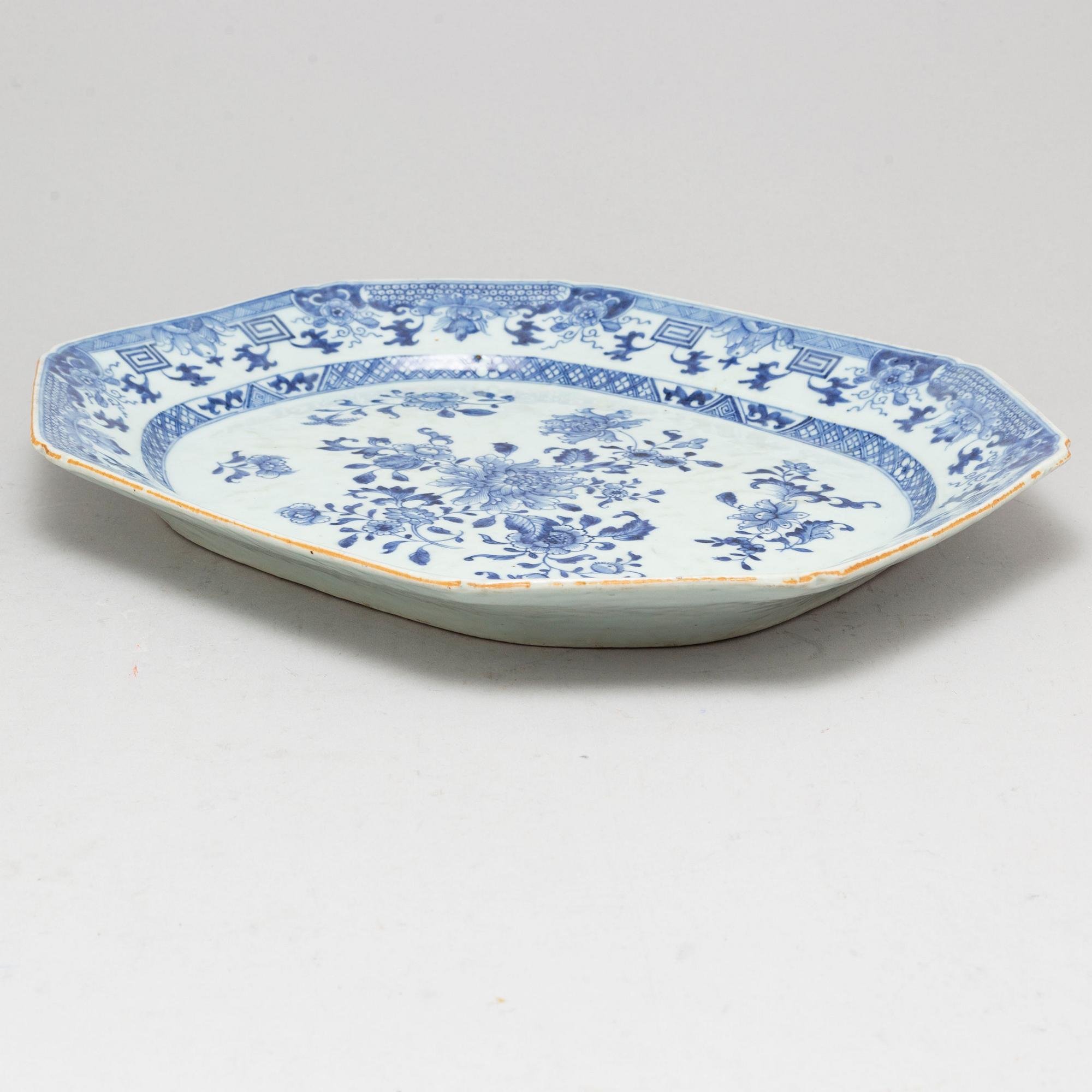 SERVERINGSFAT, kompaniporslin. Qingdynastin, Qianlong (1736-95).