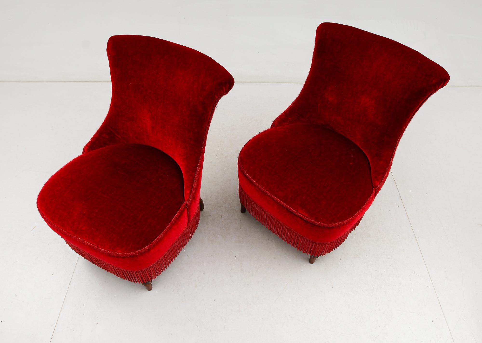 FÅTÖLJER, 1 par, omkring år 1900.